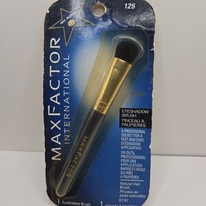 Max Factor Black & Gold Eyeshadow Brush - Black